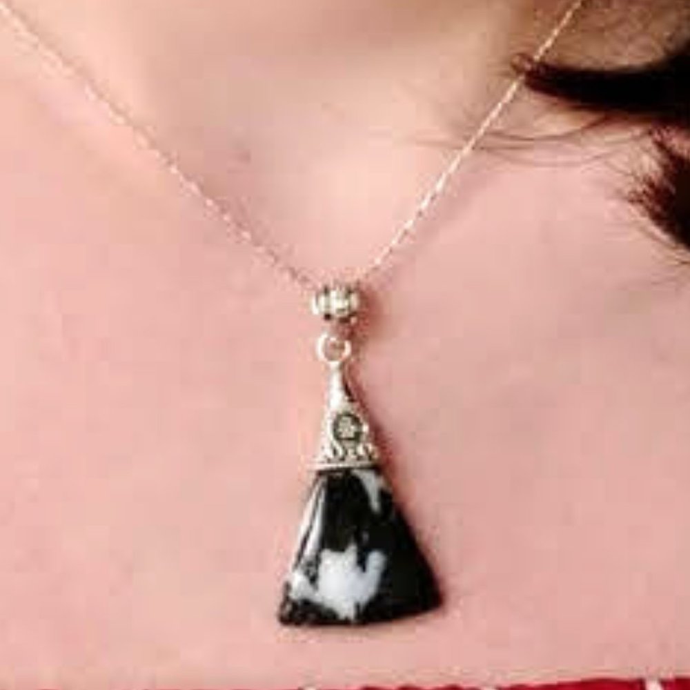 White Buffalo Turquoise Pendent - Picture 2 of 6